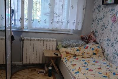 Apartament cu 3 camere semidecomandat în Micro 4 - 2
