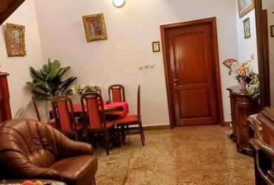 Casă cu 4 camere decomandat în Central - 7