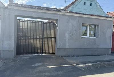 Casa de vanzare Haghig 25 km de Brasov schimb cu ap 2 camere sfantu gheorghe cu diferenta - 1