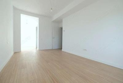 Spațiu comercial, de 90 mp, în Central - 4