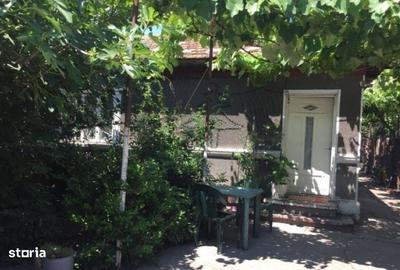 Casă cu 3 camere în Central