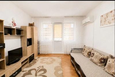 Apartament cu 2 camere semidecomandat în Craiovița Nouă