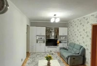Apartament cu 3 camere semidecomandat în Central - 2