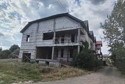 Duplex cu 10 camere cu Teren 1430 Mp în Domnești - 2
