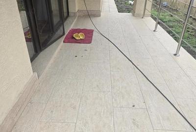 Casă în Zăvoi - 13