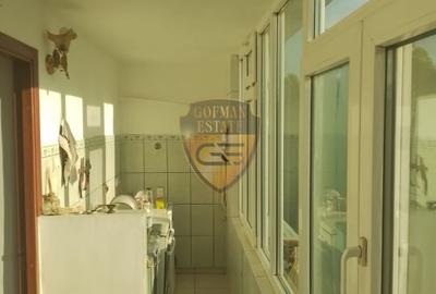 Apartament cu 2 camere decomandat, mobilat în Universitate