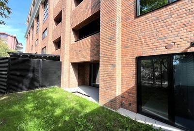 THE BRICK || 3 CAMERE || GRADINA 80 MP || BARBU VACARESCU - 1