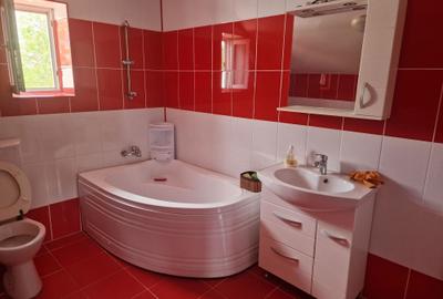 Casă cu 4 camere în Central