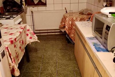 Apartament cu 3 camere semidecomandat în Central - 2