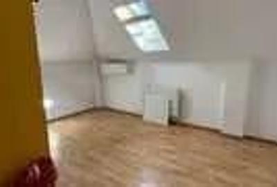 Apartament decomandat cu 3 camere, situat la etajul 5 din 5 - 2