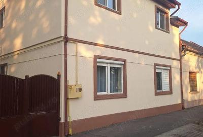 Casă cu Teren 1500 Mp în Central - 9