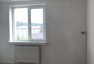 De vanzare apartament 3 camere in centru Onesti judetul Bacau - 6