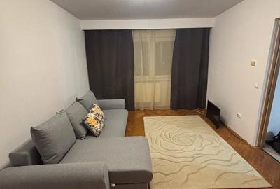 Apartament cu 2 camere decomandat în Republicii