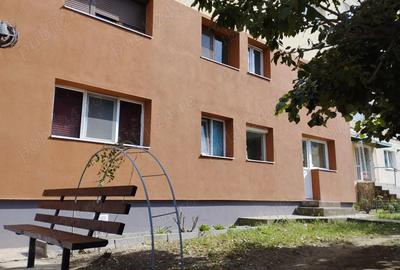 Inchiriez spa?iu comercial in Oravi?a Zona Garii - 1