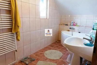 Casă cu 4 camere în Central - 1