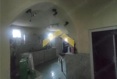 Casă cu 4 camere în Periferie - 11