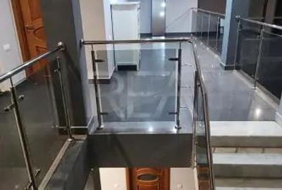 Casă cu 4 camere cu Teren 1000 Mp în Central