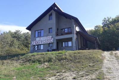 Casă cu 7 camere în Mogoșești