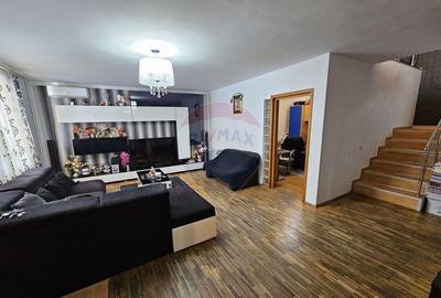 VILA individuala - 5 camere - zona soseaua Petrican, mobi... - 5