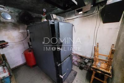 Casa tradi?ionala, in centrul satului Polovragi - 8