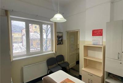 Spațiu comercial, de 18 mp, în Est - 5