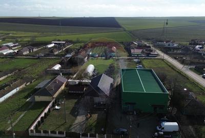 Spațiu industrial, de 480 mp, în Poiana