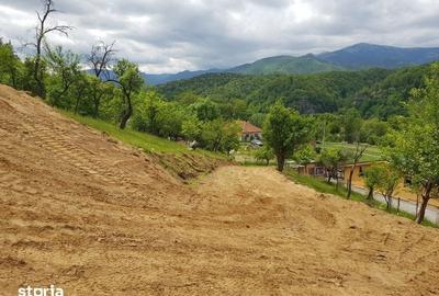 Teren de 4120 mp, în Uric