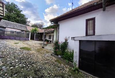Casă cu 6 camere cu Teren 1846 Mp în Răhău - 1