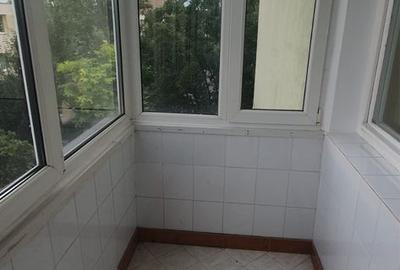 Apartament cu 2 camere semidecomandat în Tractorul - 2