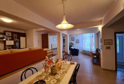 VILA MODERNA cu gradina in Schei - 9