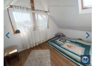 Casă cu 4 camere în Țânțăreni