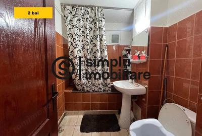 Apartament cu 3 camere decomandat în 1 Mai - 2