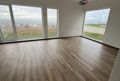 Casă cu 4 camere cu Teren 250 Mp în Central - 4