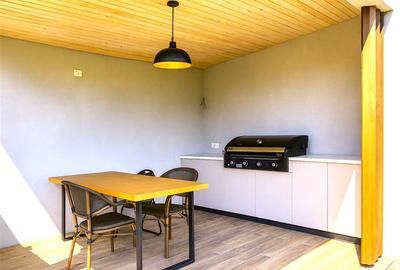 Casă individuală cu 4 camere cu Canalizare în Exterior Est - 11