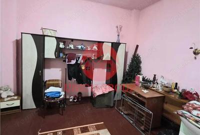 Casă cu 3 camere cu Canalizare în Casa de Cultură