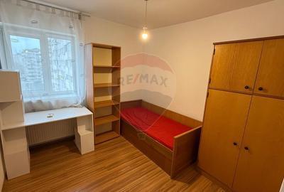 Apartament cu 4 camere decomandat în Central - 4
