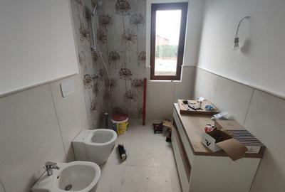 Casă cu 5 camere cu Teren 500 Mp în Sânandrei