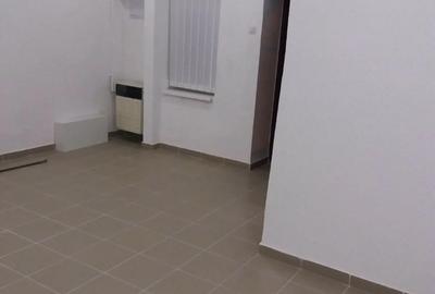 Spațiu comercial, de 25 mp, în Central - 3