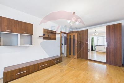 Apartament cu 3 camere decomandat, mobilat în Basarabia