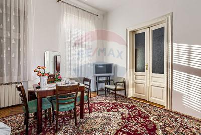 Apartament 4 camere spatioase,  curte,  zona Piata Catedralei - 12