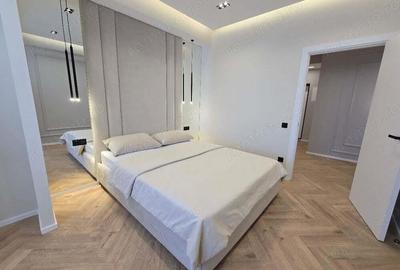 Apartament cu 2 camere decomandat în Tractorul