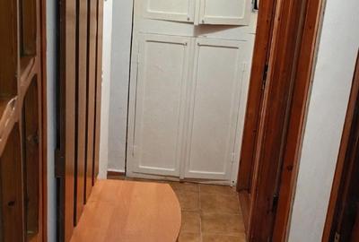 Apartament cu 2 camere decomandat în Km 5 - 6