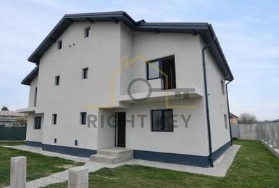 Duplex cu 4 camere cu Canalizare în Clinceni