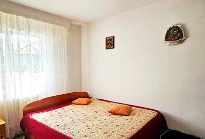 Casa, anexa si teren 1239 mp, situata in Podoleni - 6