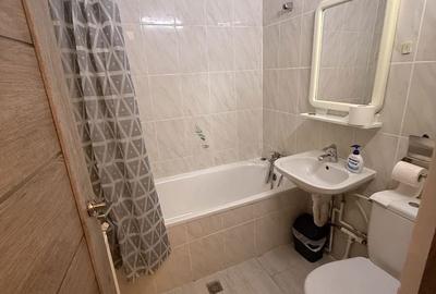 Apartament cu 5 camere în Micro 3 - 5