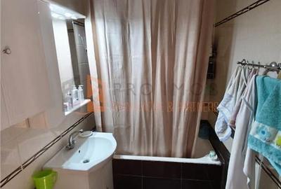 Apartament 3 camere cf 1 semidecomandat zona Micro 5 - 9
