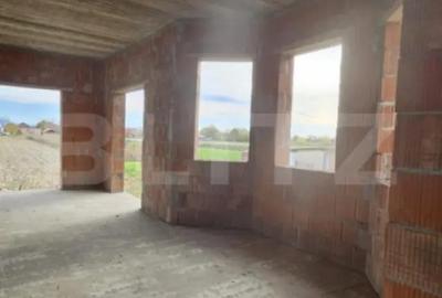 Casă cu 7 camere cu Teren 2703 Mp în Halmeu - 5