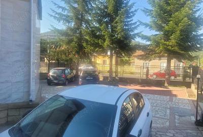 Vila-Pensiune de vanzare - 2