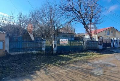 Casă cu 5 camere cu Canalizare în Central - 5