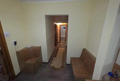 De inchiriat, apartament 3 camere, etaj 3, zona piata Micro 17 - 5